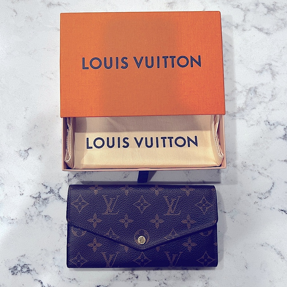 Louis Vuitton Monogram Sarah Wallet EUC
